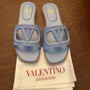 NIB Valentino Garavani Slides Women's Size 38 Blue Calf Leather Cut Out Logo